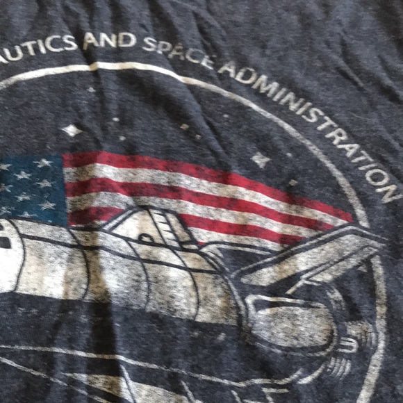 OLD Navy-USA-space shuttle- NASA-T-shirt-M - Picture 3 of 8